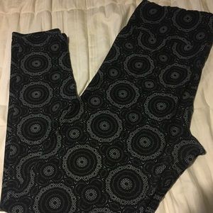 Lularoe black and white leggings